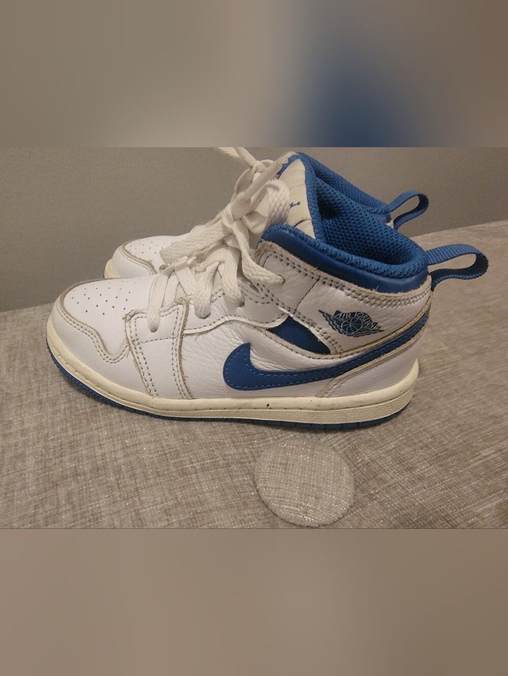 Nike Jordan 1 Mid Kids 9t White and Blue High-Top Sneakers